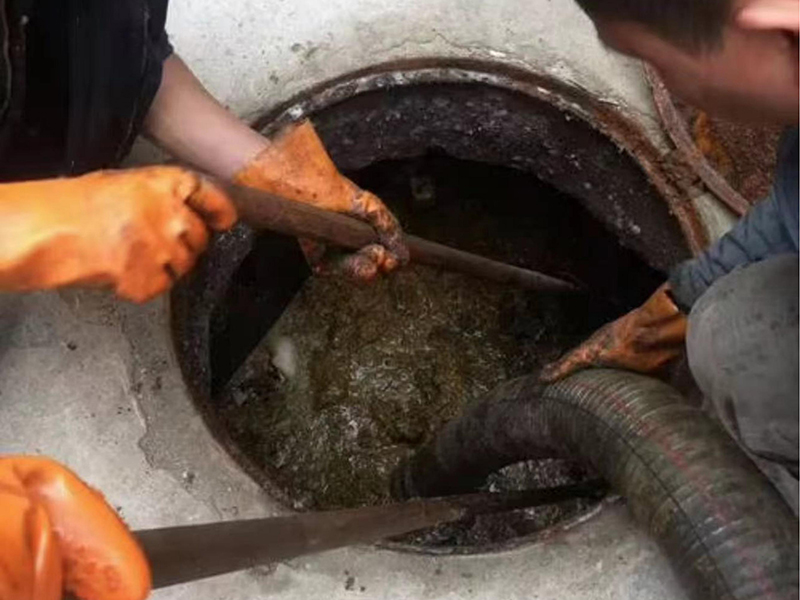 坊子清理化粪池时如何避免沼气的危害?